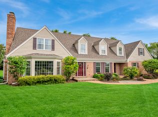 106 E Trillium Rd, Mequon, WI 53092