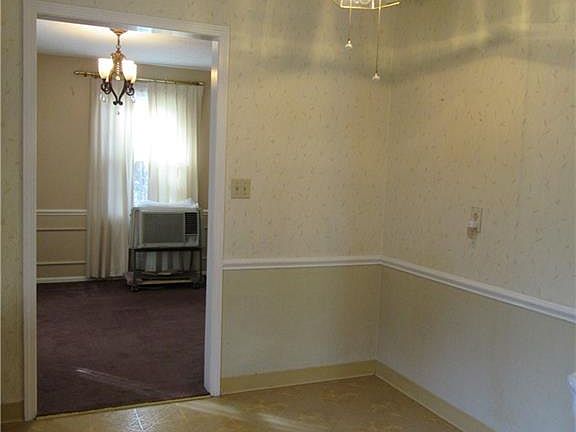 5th image of 1115 Southcrest Dr