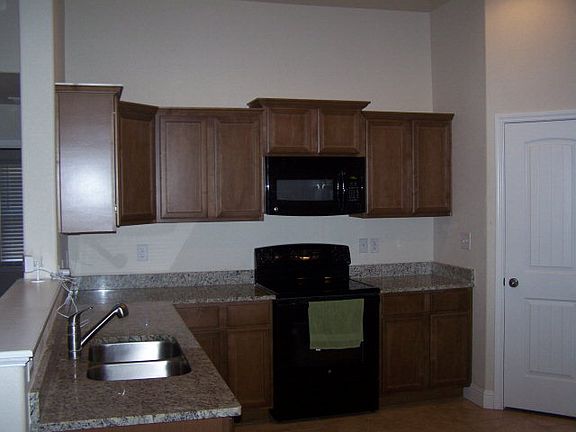 4th image of 704 95th St