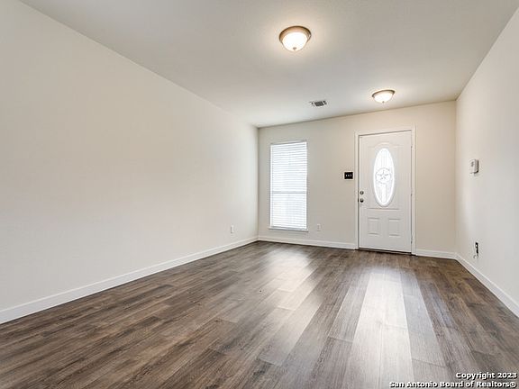 4th image of 10216 Crystal View