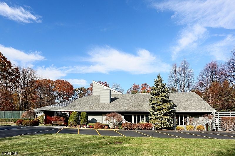 2nd image of 175 Grandview Ln