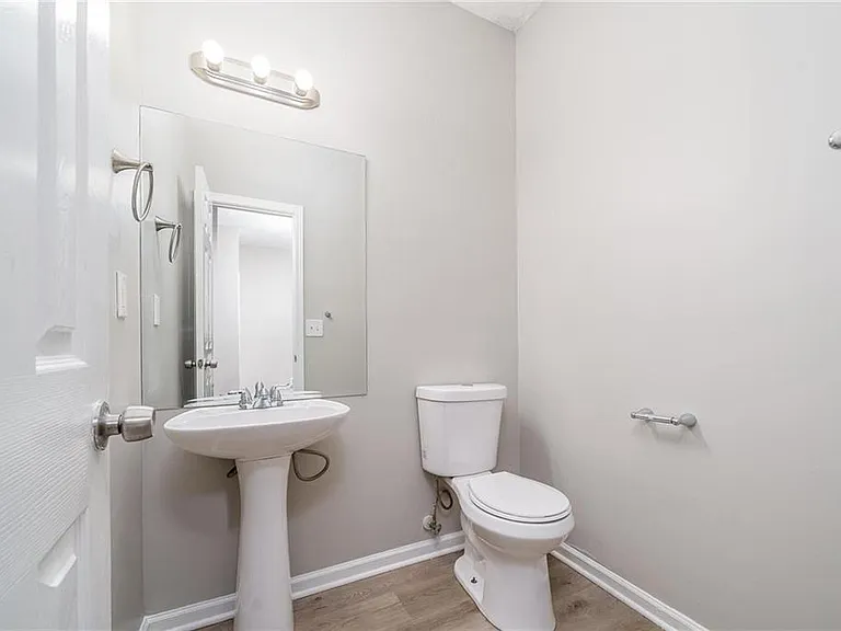 7683 Creekside Ln — Photo 9