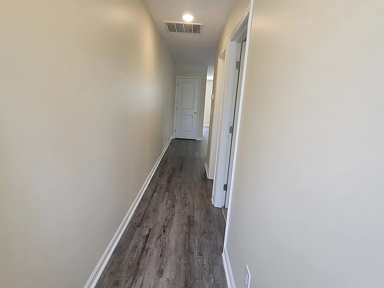 2742 Mayfair Ave — Photo 7