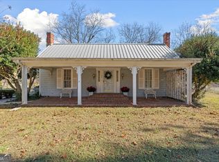 156 McLendon Cir, Carrollton, GA 30117