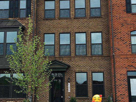 2nd image of 43479 Apple Orchard Sq