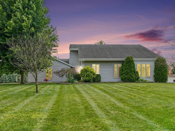 12080 Covered Wagon Ct, Granger, IN 46530