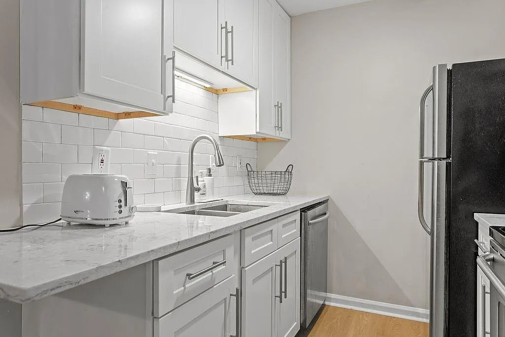 244 Triumph Dr NW — Photo 3