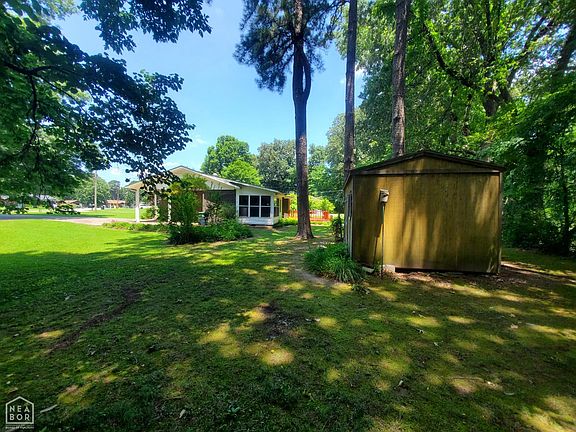 3rd image of 937 Homecrest Dr