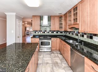 12316 Fox Lake Ct, Fairfax, VA 22033