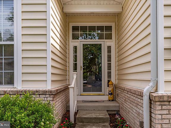 4th image of 95 Chatham Ct