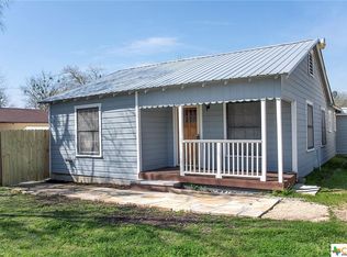 517 Lizzie St, Taylor, TX 76574