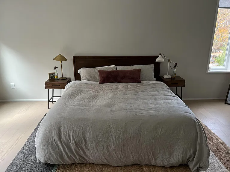 King size bed