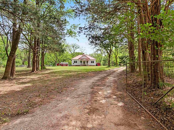 4th image of 1941 Cedar Springs Rd