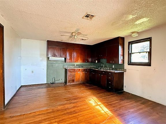 5th image of 349030 E 820th Rd