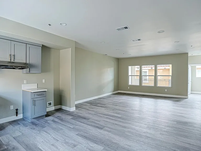 11752 Mount Fuji Ct — Photo 7