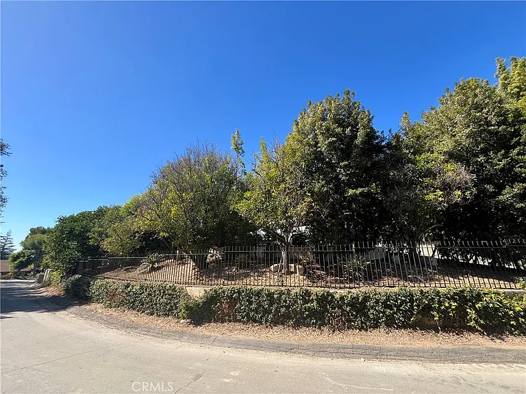 9625 Oak Pass Rd — Photo 30