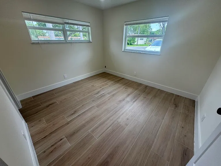 435 SW Natura Ave #A — Photo 18