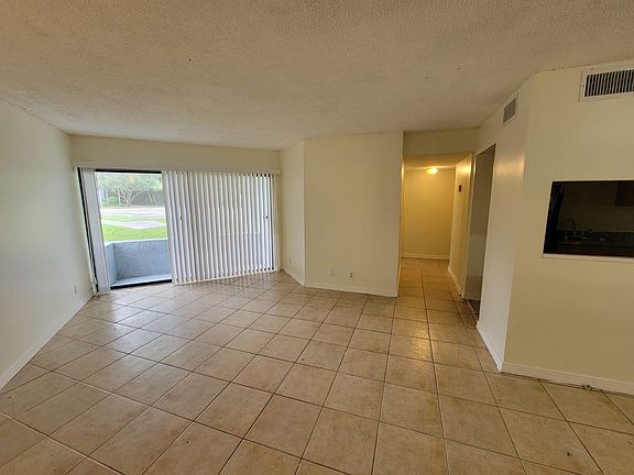 3rd image of 1750 N Congress Avenue #C-103