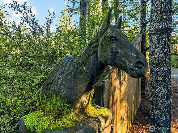 5th image of 1121 E Timber Tides Drive