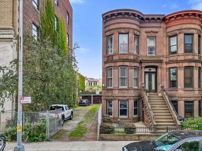 370 Senator St, Brooklyn, NY, 11220