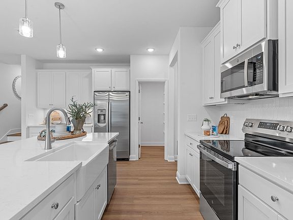 3rd image of 4520 Garden Oaks Way