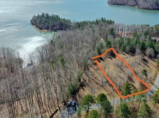 465 Overlook Dr, Fair Play, SC 29643