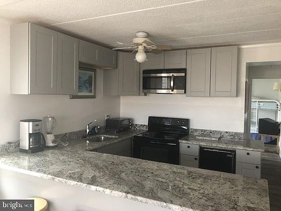 3rd image of 18 69th St Unit 8