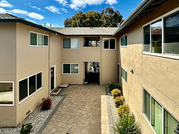 2nd image of 510 Walker Dr APT 2