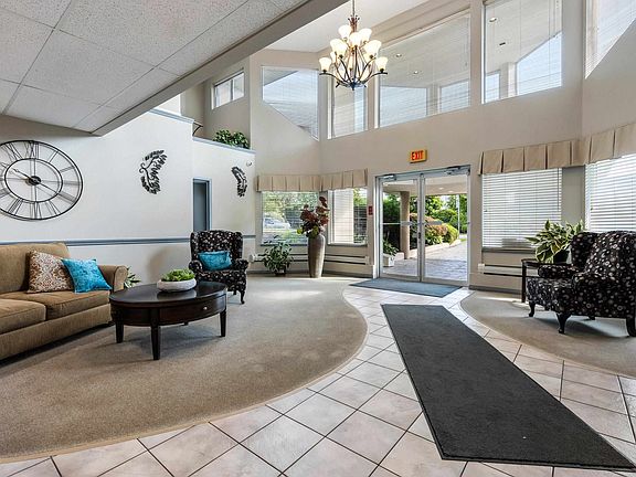 3rd image of 7685 Amber Dr #204