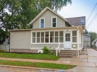 618 South St, Oconomowoc, WI 53066
