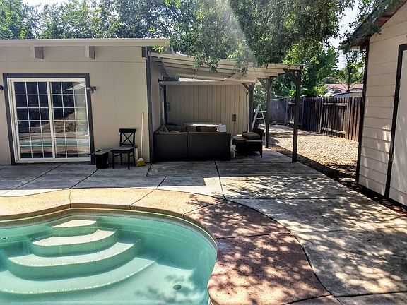 3rd image of 5630 Beech Ave