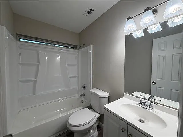 734 N Walnut St — Photo 8
