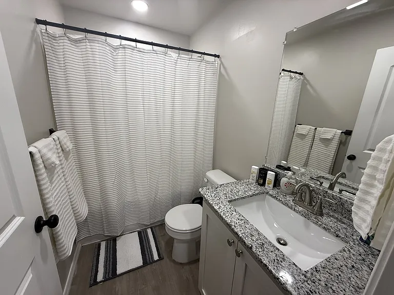 230 N Johnston St — Photo 4