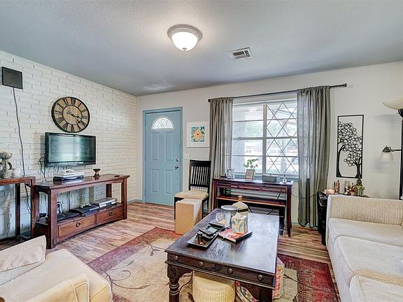 4th image of 604 Flamingo Way