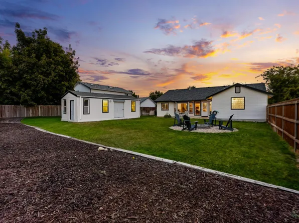 2652 W Whitestone Dr, Meridian, ID 83646