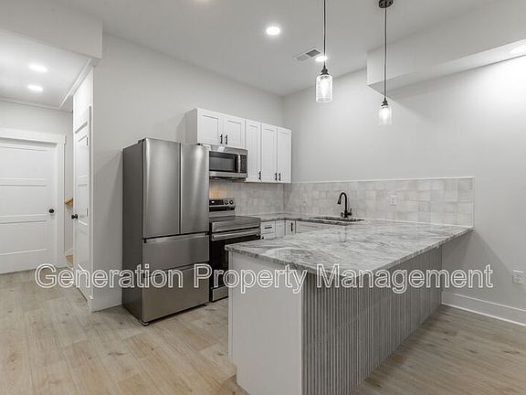 5th image of 1124 Garfield St #B