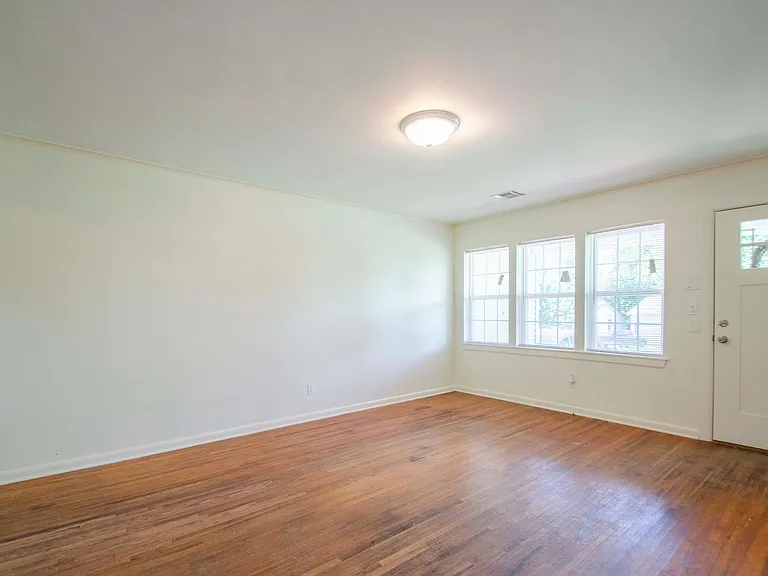 726 S Maplewood Ave — Photo 8