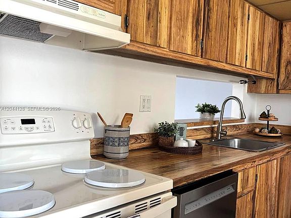 5th image of 8025 SW 107th Ave APT 313