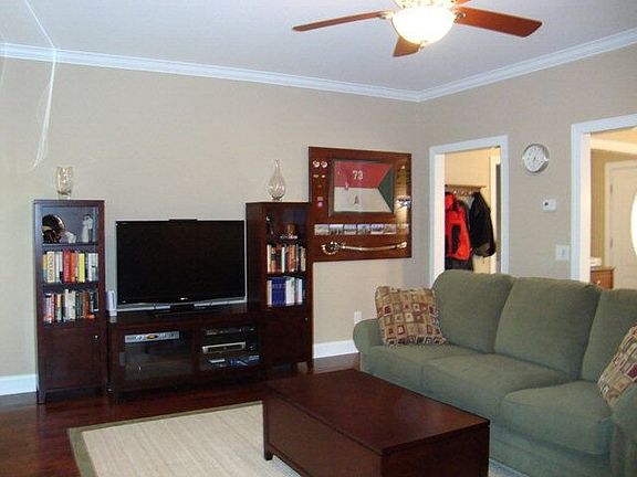 2nd image of 1740 Irish Blvd