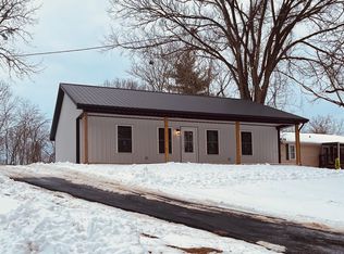 570 Lafayette St, Brandenburg, KY 40108