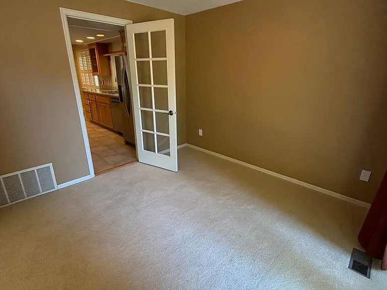 15802 SE 47th St — Photo 19