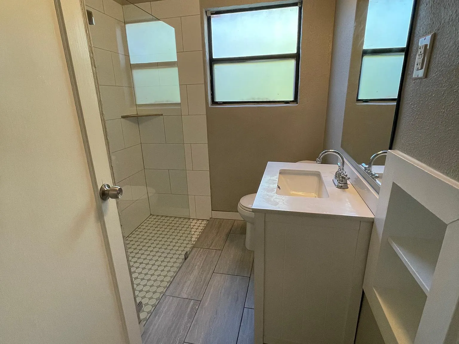 1410 Ashwood Rd — Photo 3