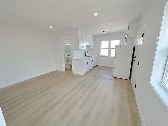 3rd image of 35 16th St #35