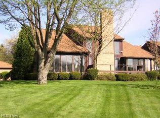 564 N Prospect Ave NW, Hartville, OH 44632