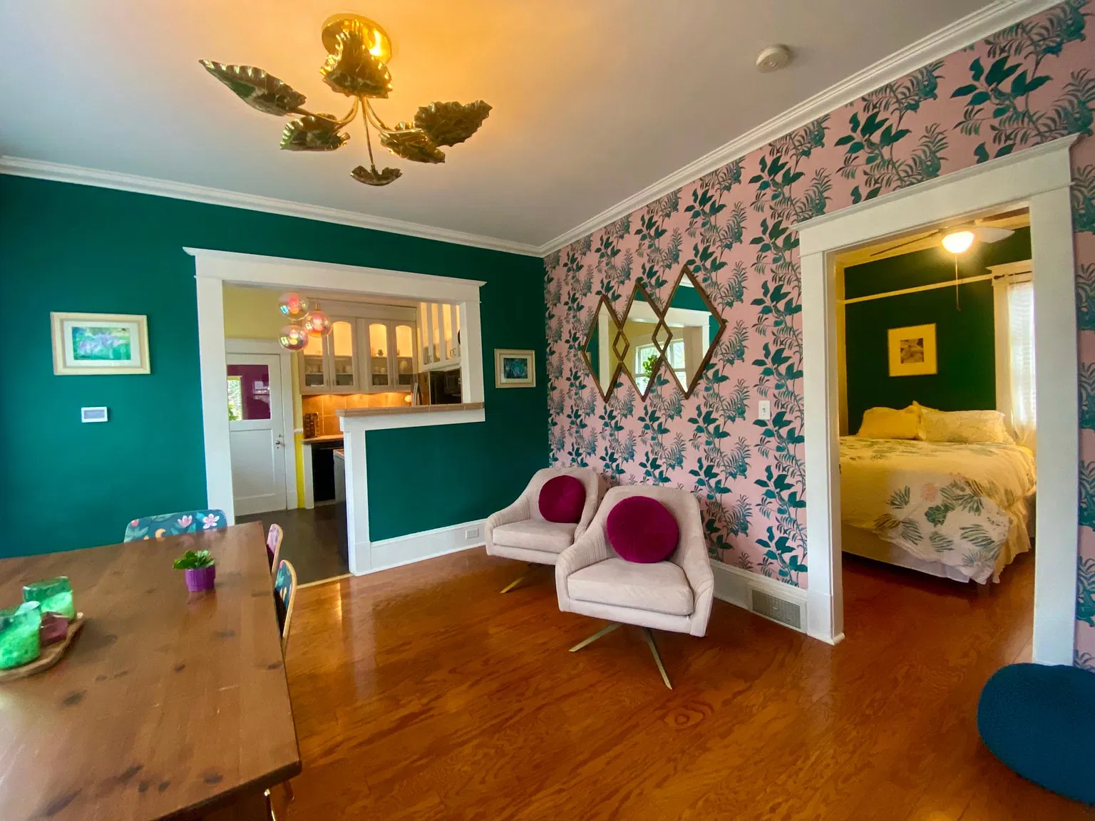 3 bed, 1400 sqft, $4,700 — Photo 3