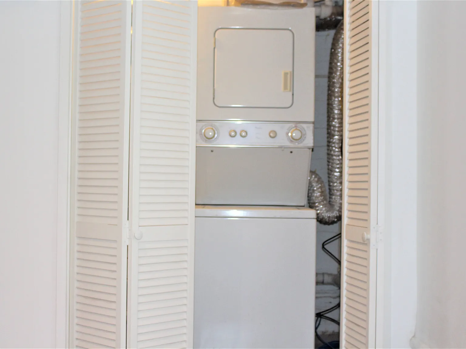 Studio, 567 sqft, $1,850 — Photo 4