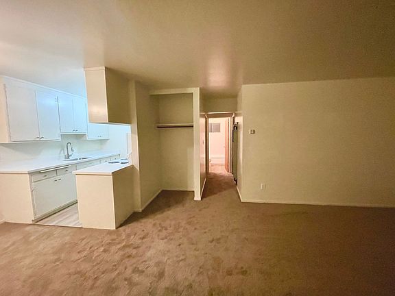 4th image of 2236 Lincoln Ave #B