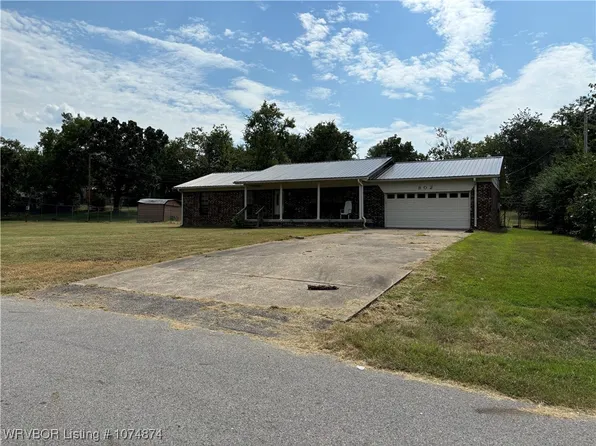 802 Reynolds Ave, Poteau, OK 74953