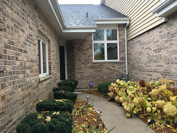 3rd image of 17400 Brook Crossing Dr