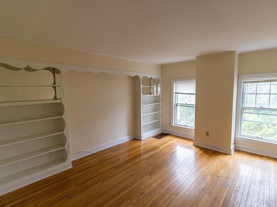 1st image of 96 Bay St #2